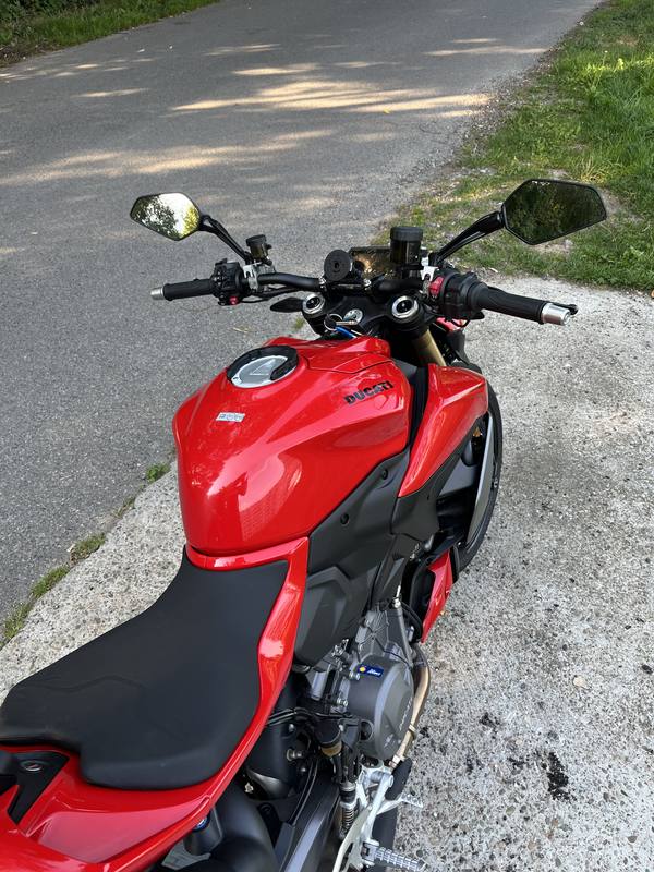 Ducati Streetfighter V2 — 6