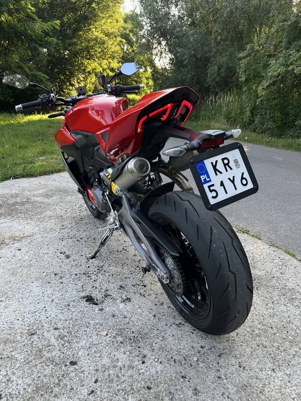 Ducati Streetfighter V2 — 8
