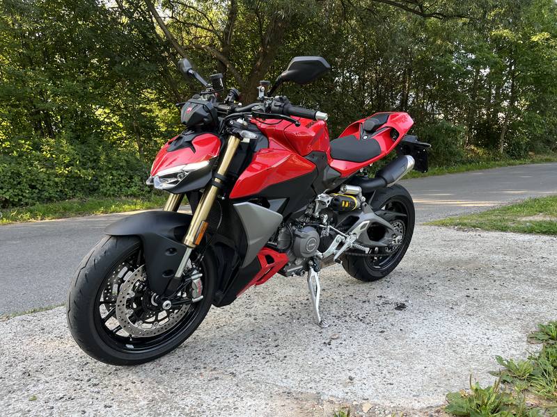 Ducati Streetfighter V2 — 9