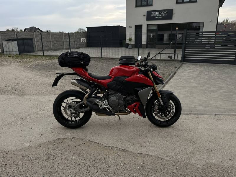 Ducati Streetfighter V2 — 10